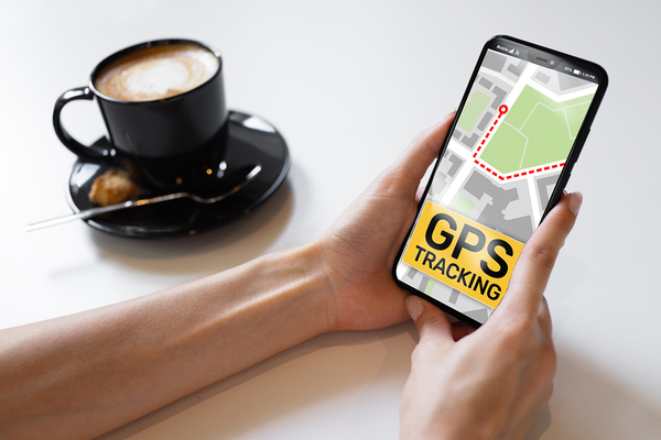 How a GPS Phone Tracker Works What Can Do